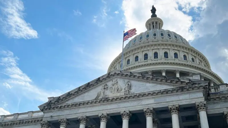 Picture from CoinDesk for: CLARITY Act failure shifts crypto rulemaking to SEC and CFTC