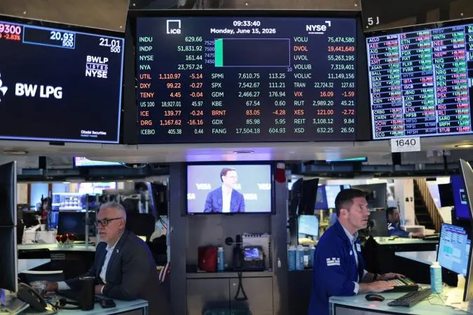 Picture from CoinDesk for: CF Benchmarks puts BlackRock ETF pricing data onchain via CFB Oracle