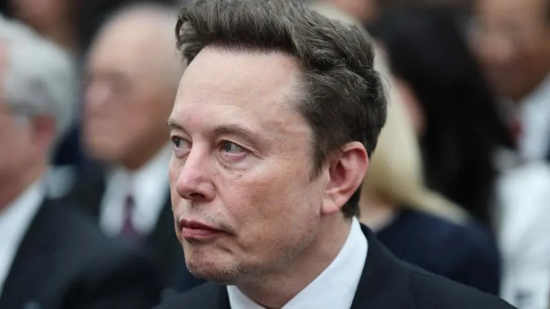 Picture from CoinDesk for: Musk says SpaceX and Tesla are exploring a merger uniting 30,221 Bitcoin