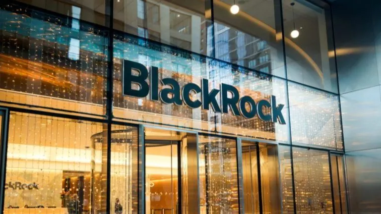 Picture from Bitcoin.com News for: Bitcoin and ether ETFs lose $152m as BlackRock drives Friday selling